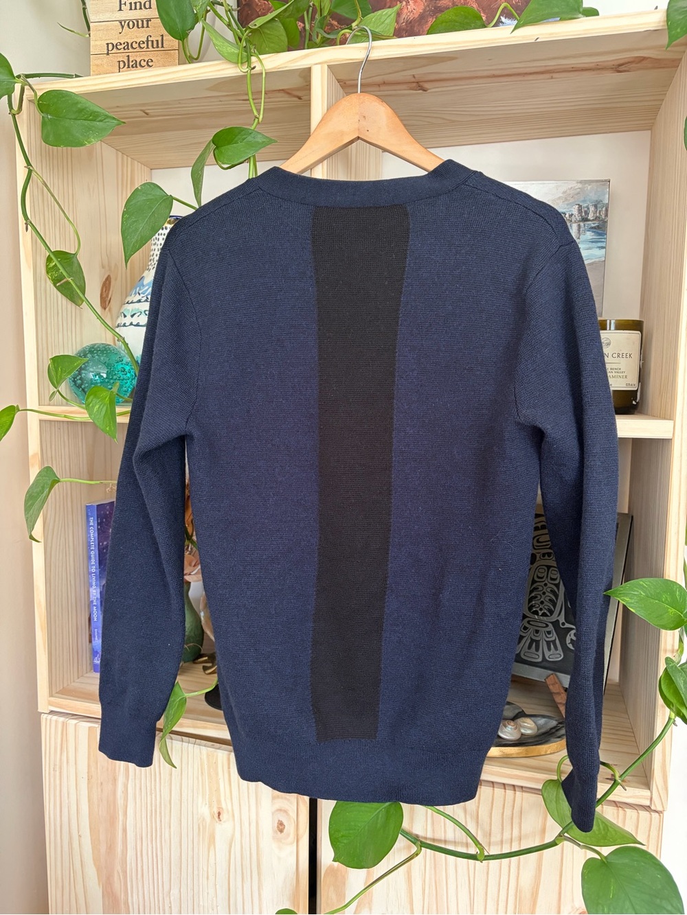 Club Monaco Navy Button-Up V-Neck Cardigan 💯 Wool - Picture 5 of 6